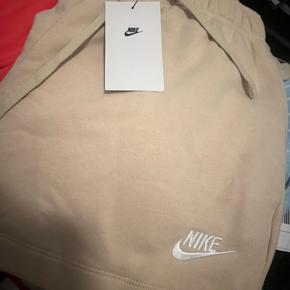 Nike lounge shorts NWT size M